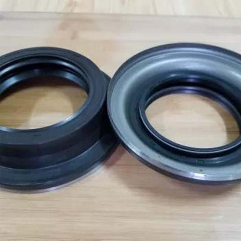 SINOTRUK HOWO Truck Parts Combination Oil Seal Assemby WG9981320036